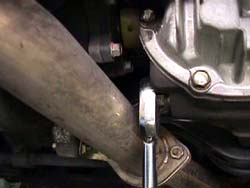 Torque wrench in the differential drain plug