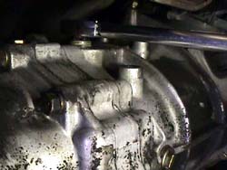 Torque wrench on the transmission filler plug